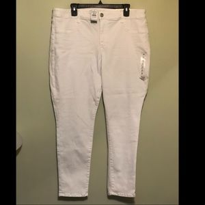 AMERICAN EAGLE White Jeggings
